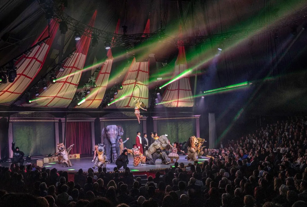 Victor Rossi avec Knie 2019 - Sur scène avec le public européen