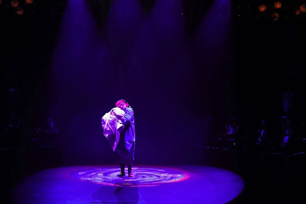 Victor Rossi avec le Cirque Starlight dans Maskerade 2021 - Tournées en Suisse