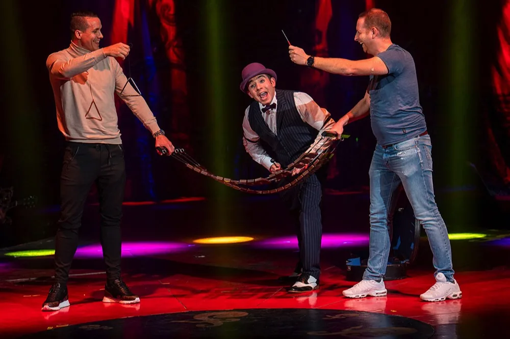 Victor Rossi dans Maskerade 2021 - Échange avec le public suisse